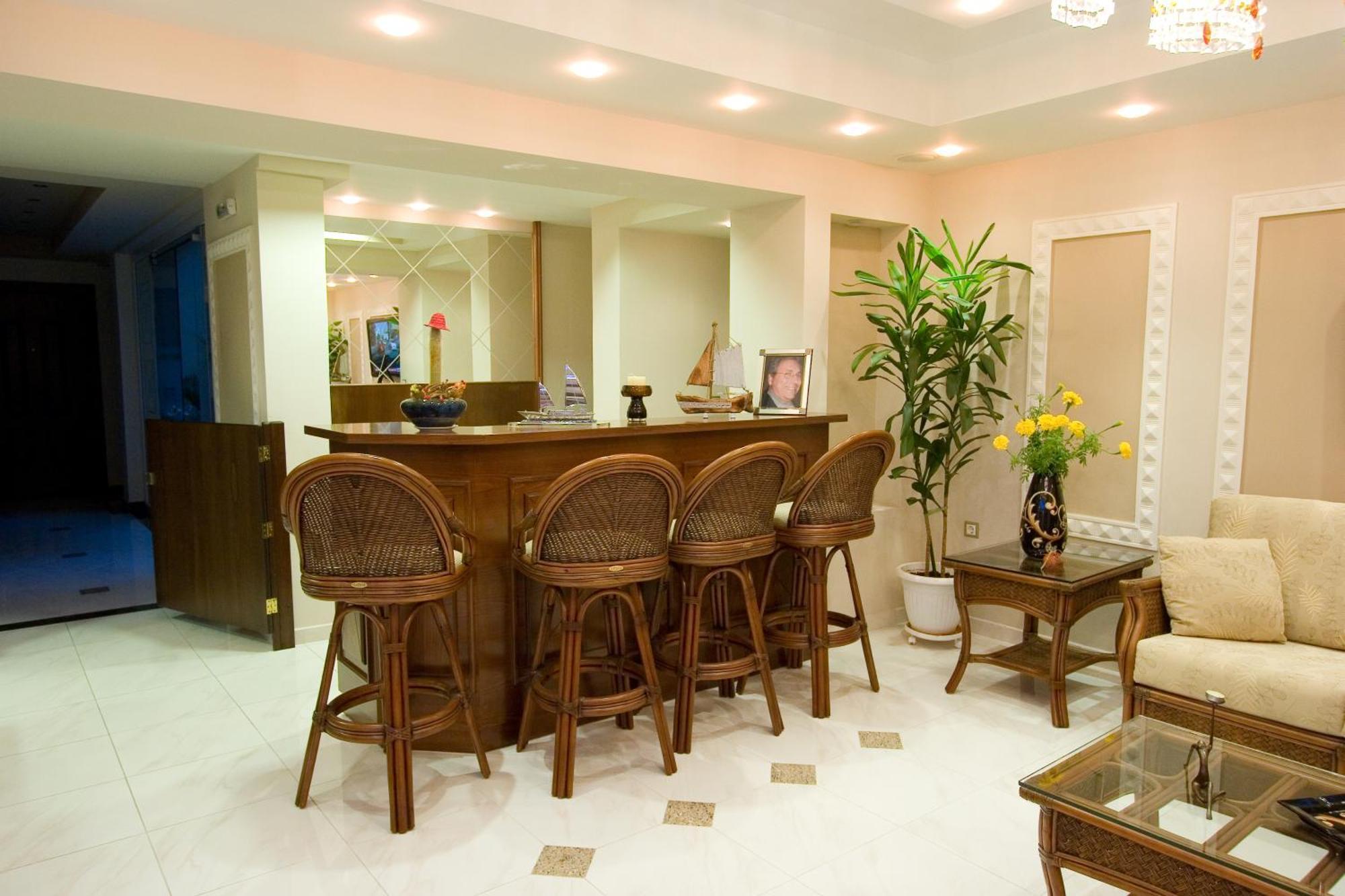 Hotel Viana ルトラ・エディプソス エクステリア 写真