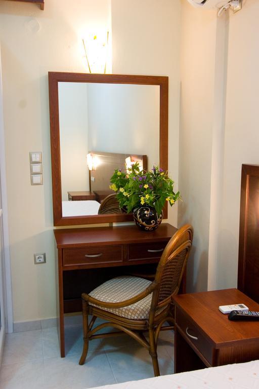 Hotel Viana ルトラ・エディプソス エクステリア 写真